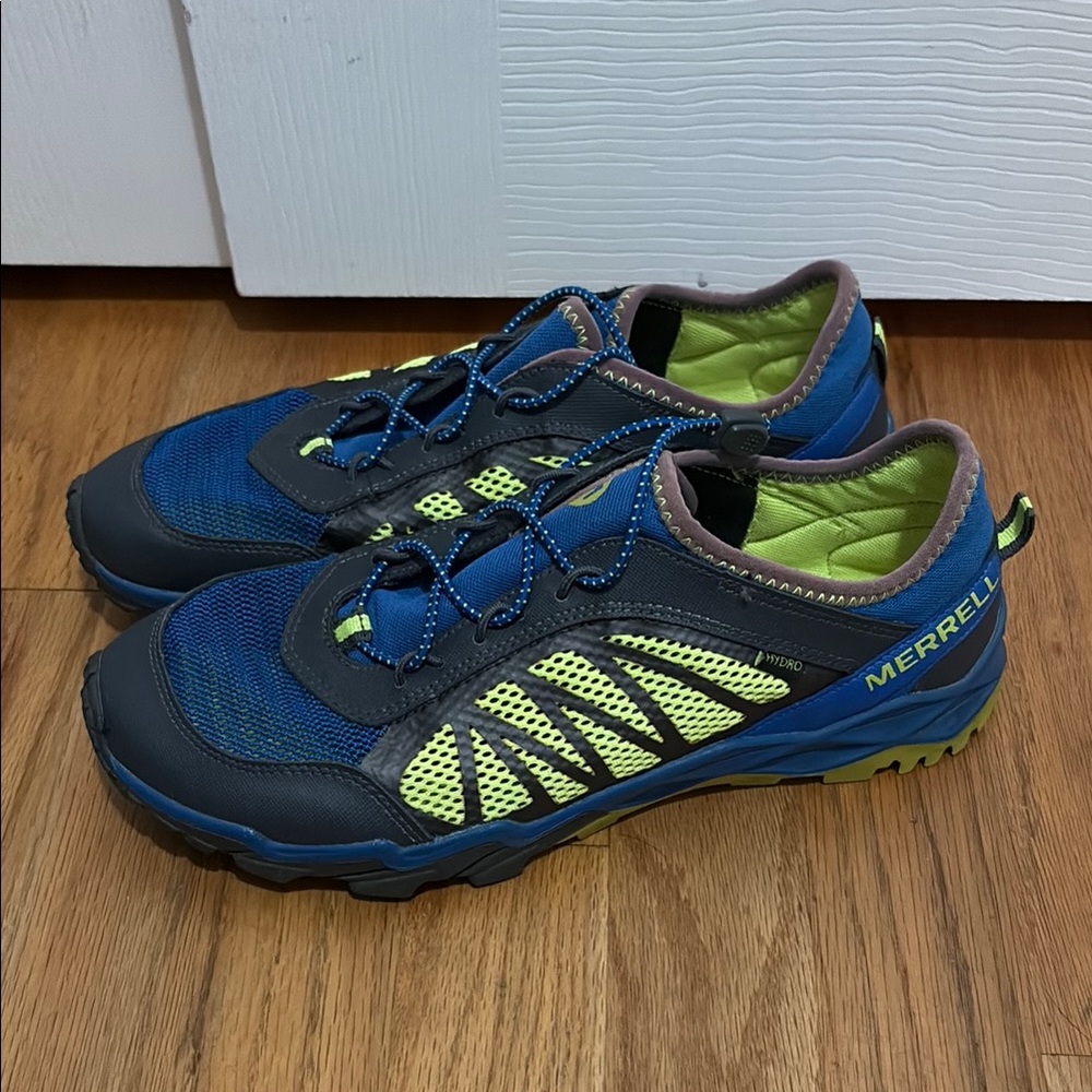 Merrell Navy and Lime Athletic water Shoes men’s size 7.